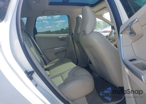 2011 Volvo Xc60 3.2/3.2 R-Design z USA, uszkodzony, nr VIN YV4952DZ4B2150193